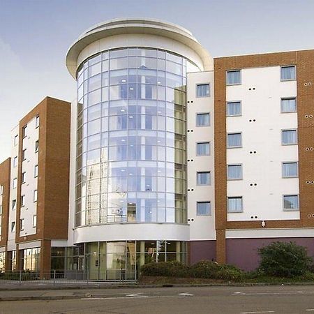 Premier Inn Reading Central Екстериор снимка