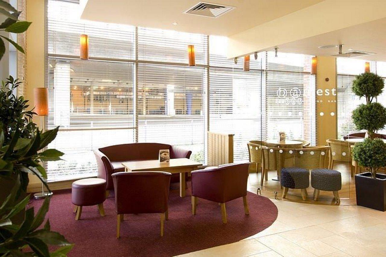 Premier Inn Reading Central Екстериор снимка