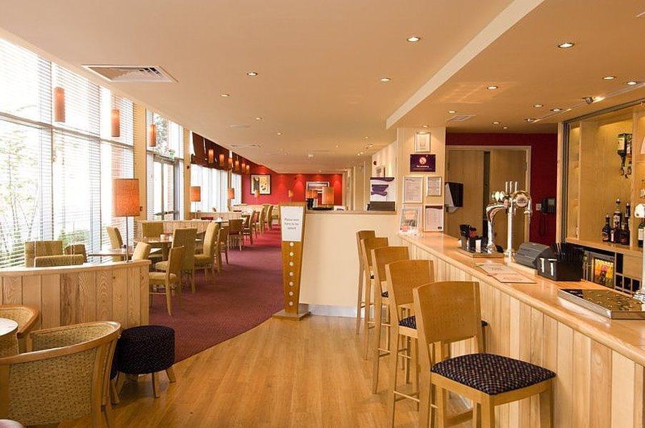 Premier Inn Reading Central Екстериор снимка
