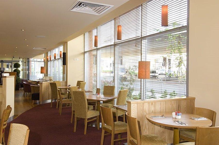 Premier Inn Reading Central Екстериор снимка